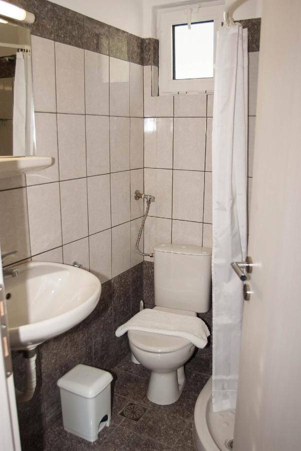 Ronzi Apartments Kamena Vourla Exterior photo