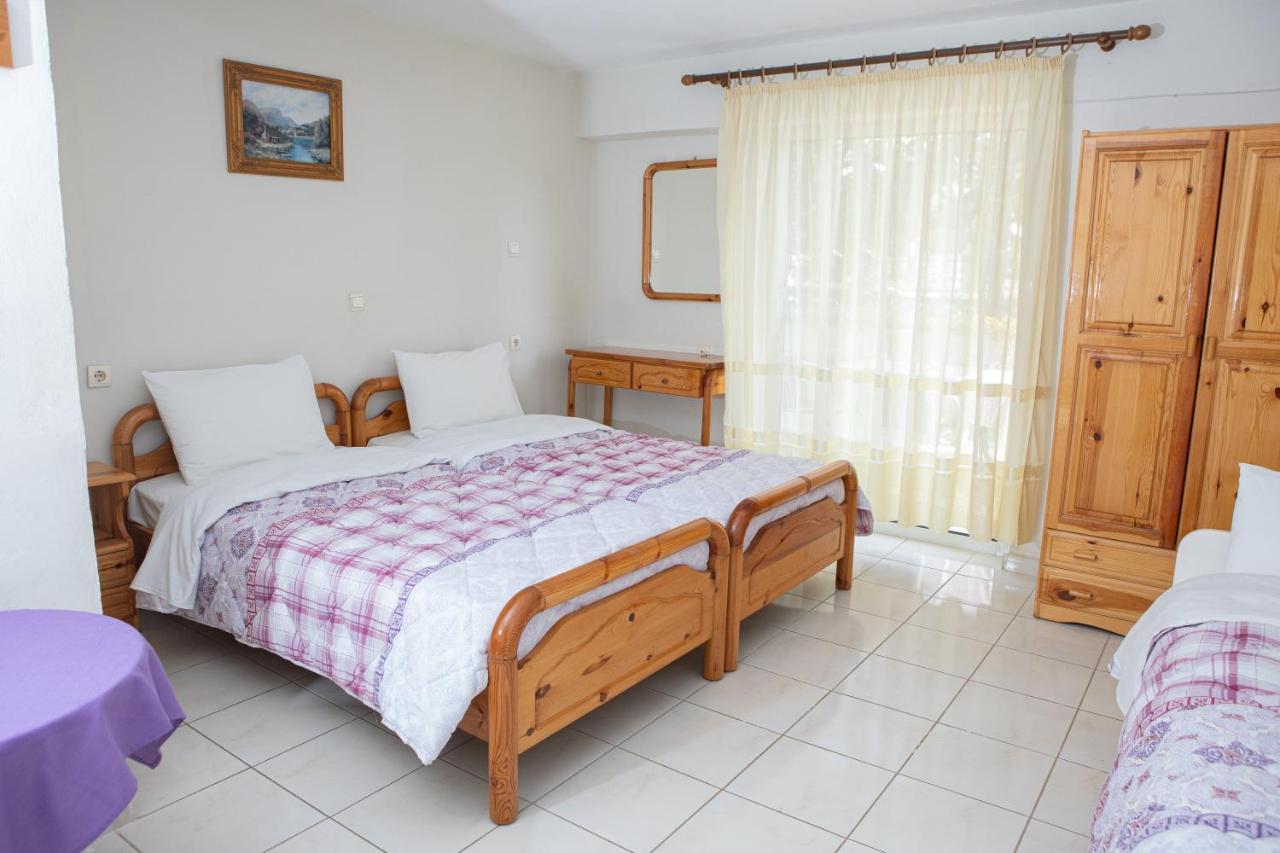 Ronzi Apartments Kamena Vourla Exterior photo
