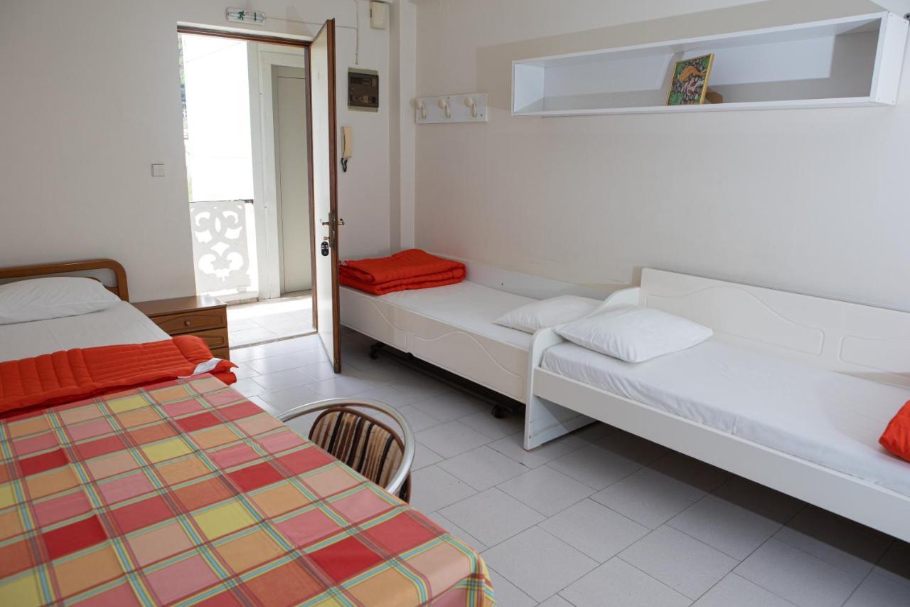 Ronzi Apartments Kamena Vourla Exterior photo