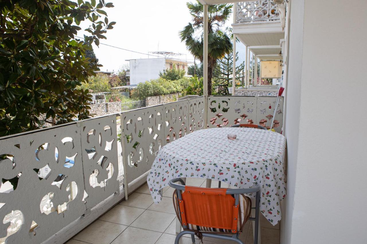Ronzi Apartments Kamena Vourla Exterior photo